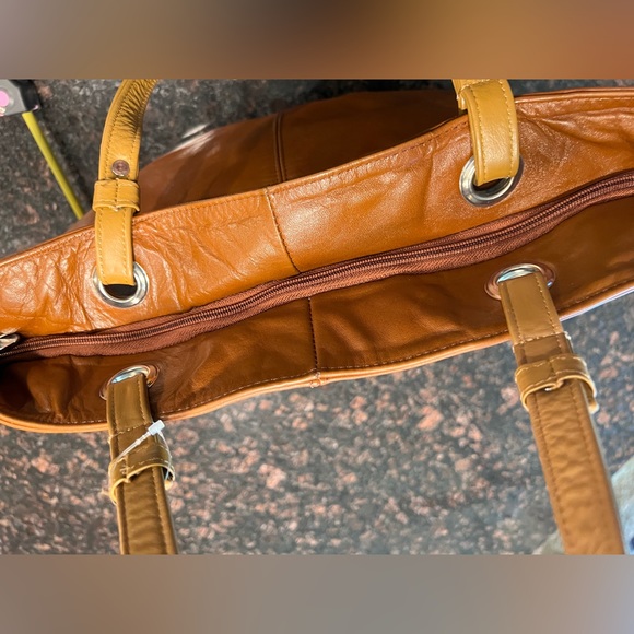 Shoulder Bag Genuine leather, woman  purse tote bag. Like NEW! - Picture 7 of 15